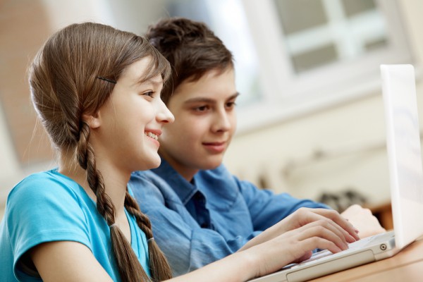 images_1942017_2_School-children-laptop-600x400.jpg